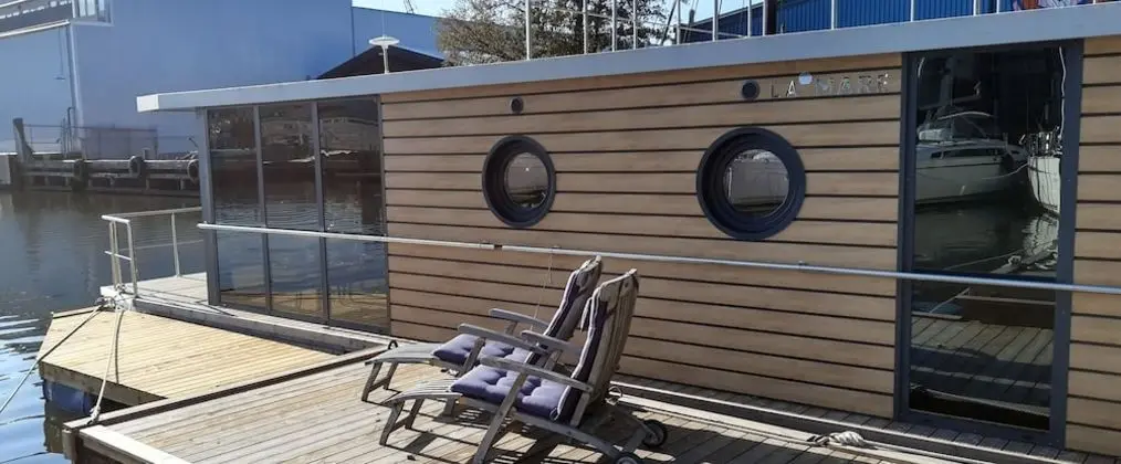 La Mare One (Private Houseboat)