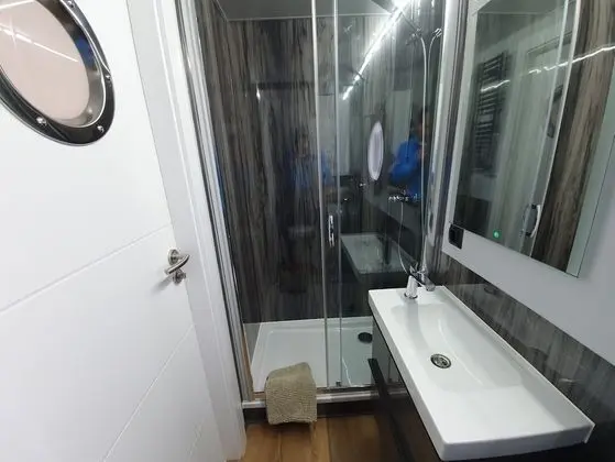 La Mare Three (Private Houseboat)