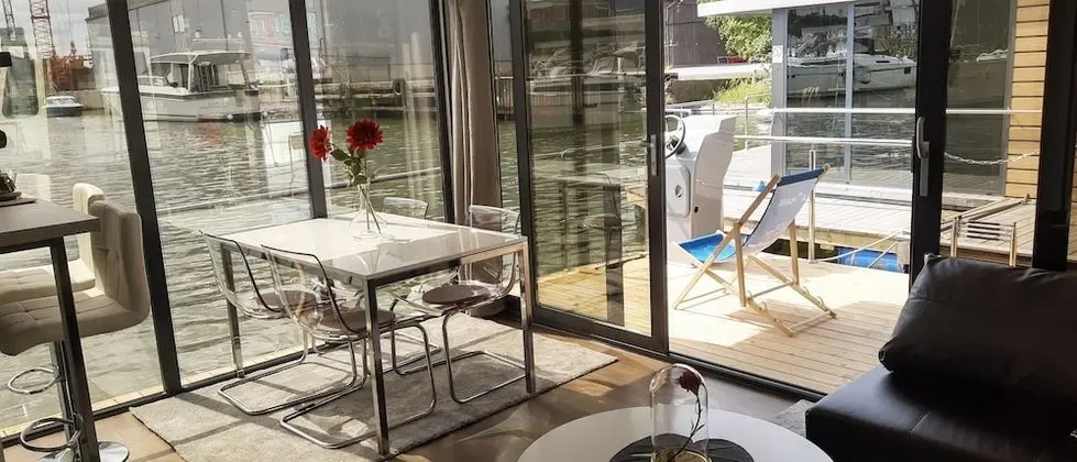 La Mare Two (Private Houseboat)