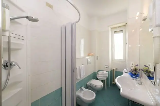 Comfort Tek Büyük Yataklı Oda, 1 Yatak Odası, Sigara İçilmez, Kısmi Deniz Manzaralı