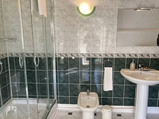 Family Tek Büyük veya İki Ayrı Yataklı Oda, Özel Banyo (Le Verger)