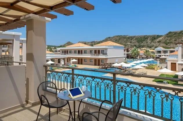 Deluxe Oda, Havuz Manzaralı