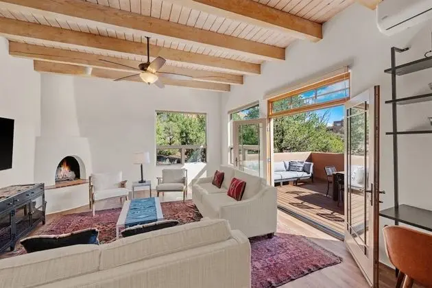 Ev (La Marta - Spacious and Contemporary,)