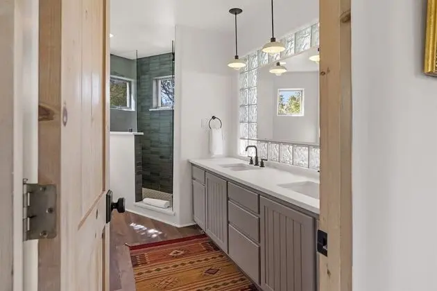 Ev (La Marta - Spacious and Contemporary,)