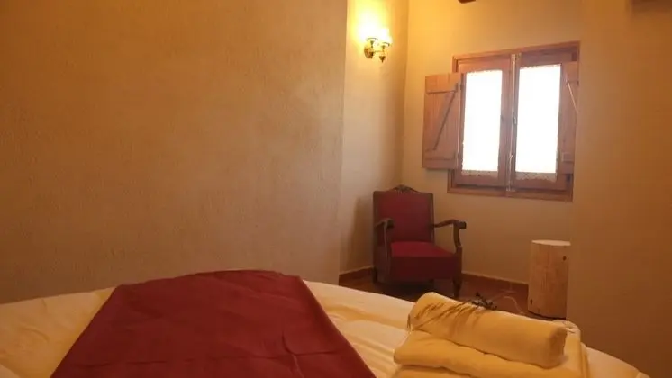 Standard Tek Büyük Yataklı Oda, Havuz Manzaralı