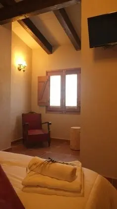 Standard Tek Büyük Yataklı Oda, Havuz Manzaralı