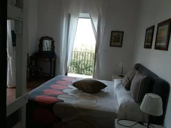 Üç Kişilik Oda