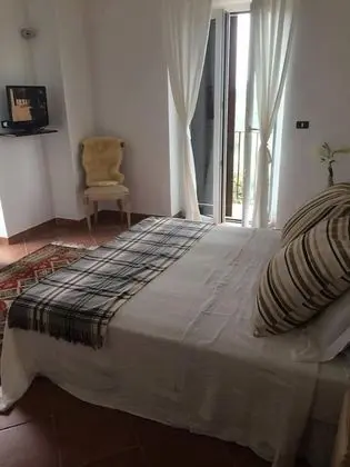 Üç Kişilik Oda