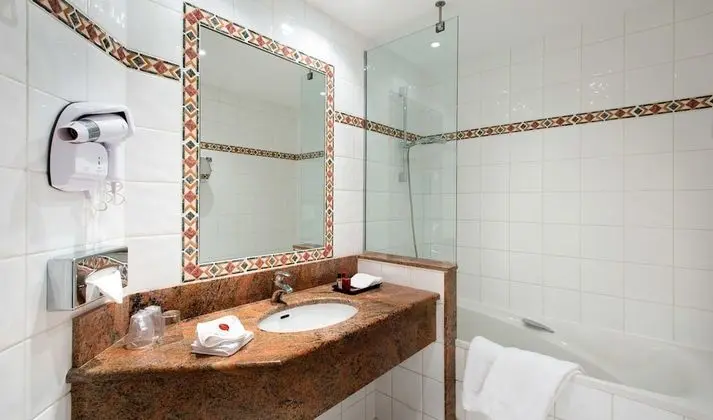 Superior Tek Büyük Yataklı Oda