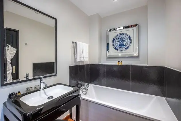 Deluxe Tek Büyük Yataklı Oda, Teras, Park Manzaralı