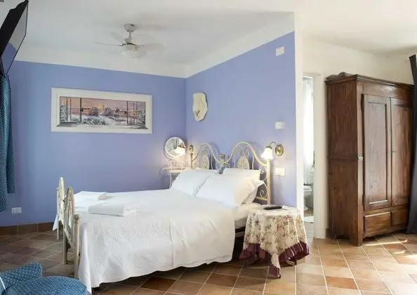 Büyük Yataklı Tek Kişilik Oda