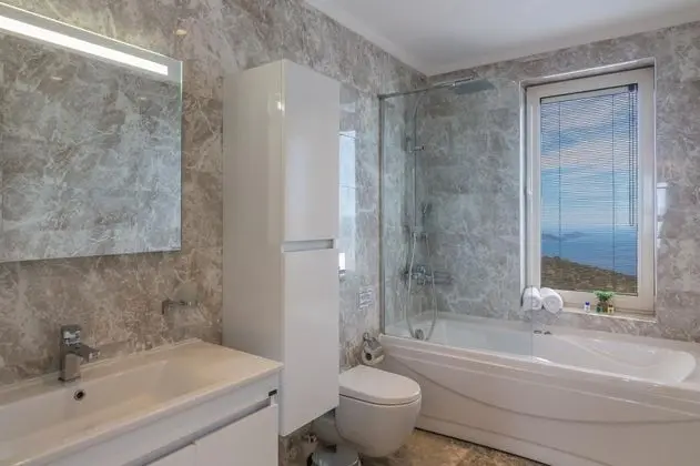 Villa, Deniz Manzaralı