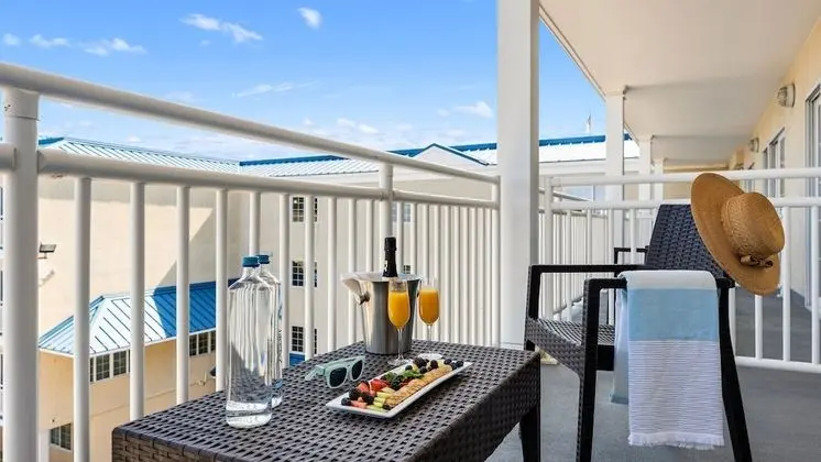 Oda, 1 En Büyük (King) Boy Yatak, Şehir Manzaralı (City View One King 432 sf.ft.)