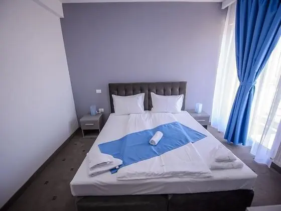 Tek Büyük Yataklı Oda, Balkon