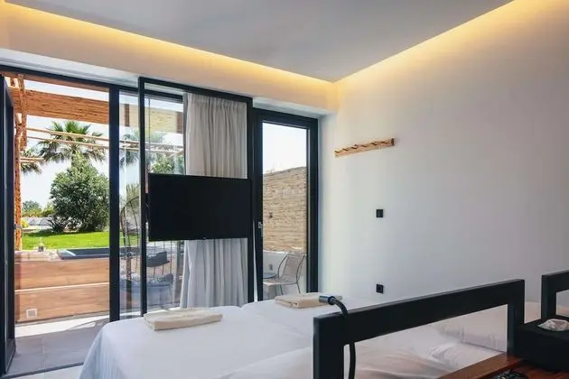Double Room, Garden Level, Outdoor Jetted Tub