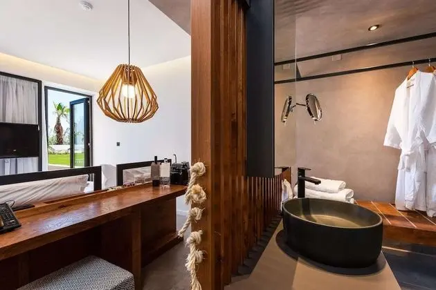 Double Room, Garden Level, Outdoor Jetted Tub