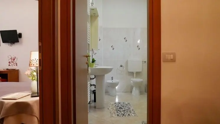 Süit, Bağlantılı Odalar, Bahçe Manzaralı