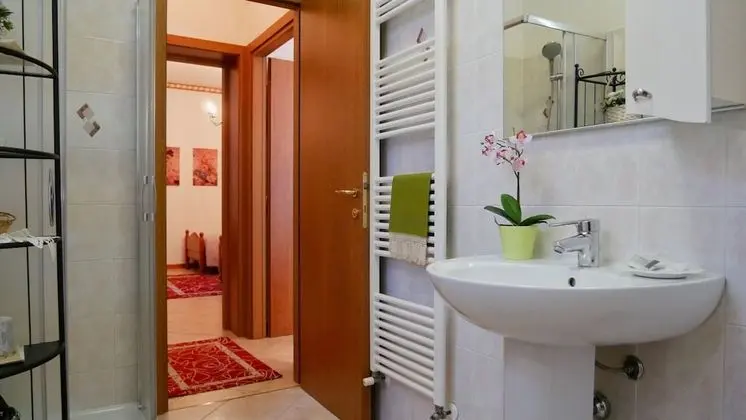 Süit, Bağlantılı Odalar, Bahçe Manzaralı