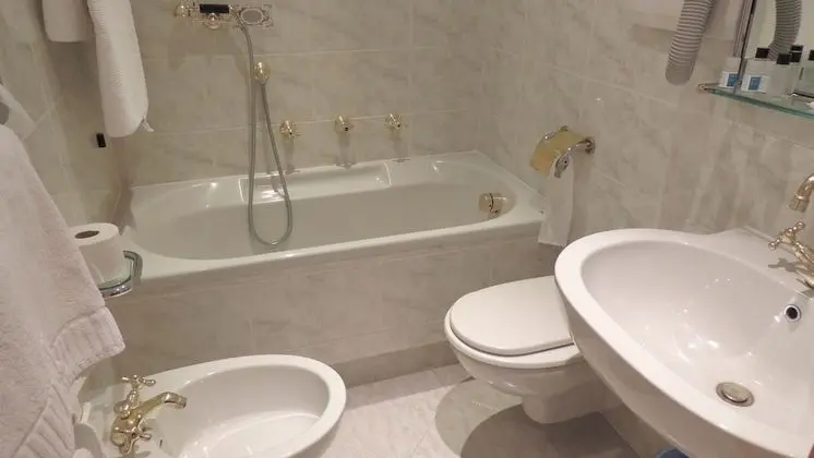 Classic Üç Kişilik Oda