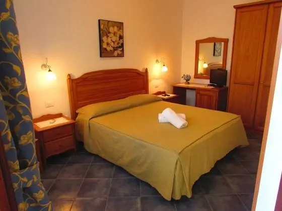 Standard Tek Büyük Yataklı Oda