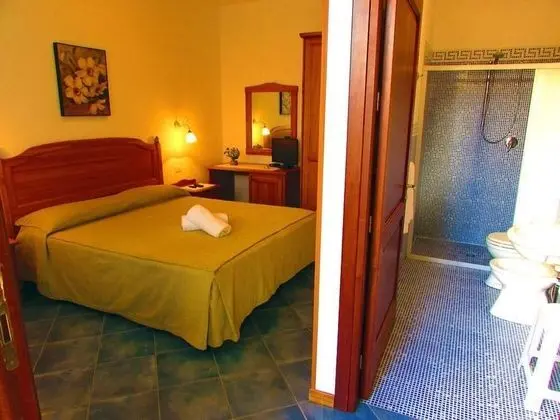 Standard Tek Büyük Yataklı Oda