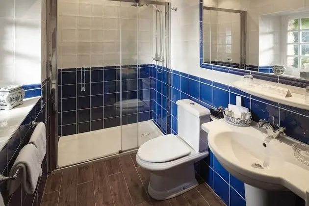 Traditional Tek Büyük Yataklı Oda