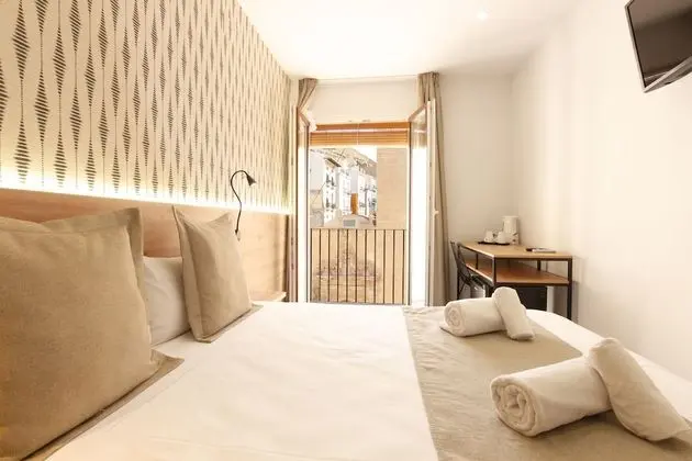 Superior Tek Büyük Yataklı Oda, Balkon, Şehir Manzaralı