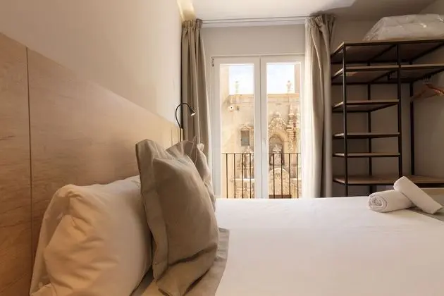 Superior Tek Büyük Yataklı Oda, Balkon, Şehir Manzaralı