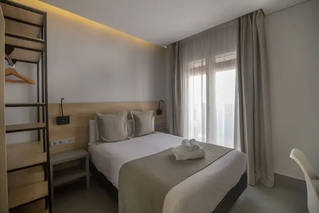 Superior Tek Büyük Yataklı Oda, Balkon, Şehir Manzaralı