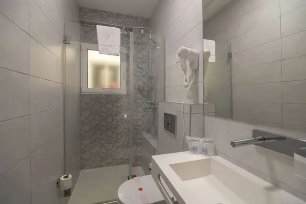 Superior Tek Büyük Yataklı Oda, Balkon, Şehir Manzaralı