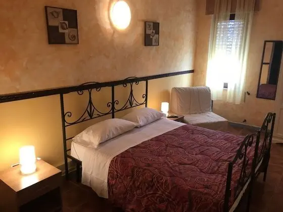 Basic Tek Büyük Yataklı Oda
