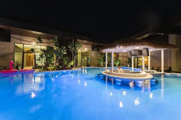 Deluxe Pool Villa with Pool Access