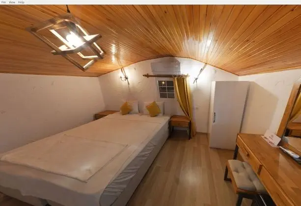 Çatı Katı Oda