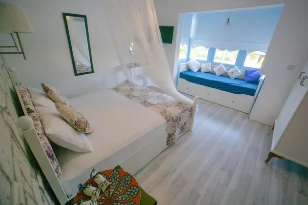 Cumbalı Suite Oda, Havuz Manzaralı