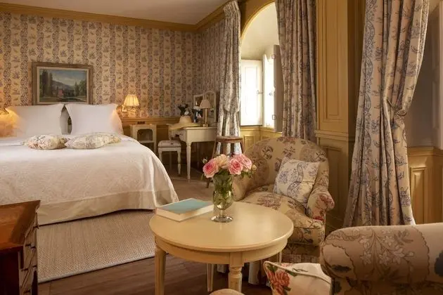 Large Deluxe Room