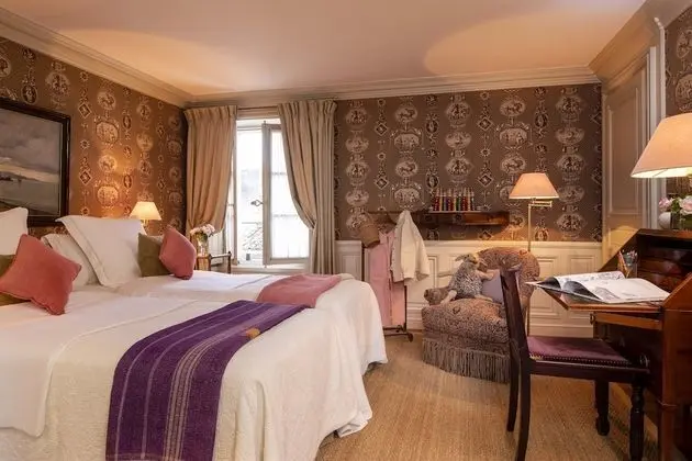 Large Deluxe Room