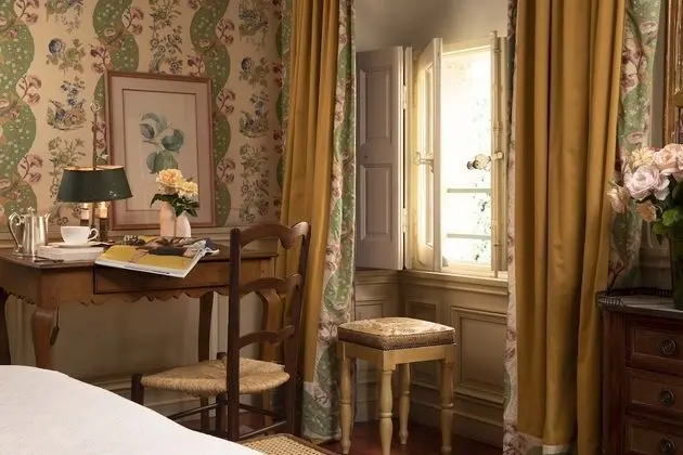 Large Deluxe Room
