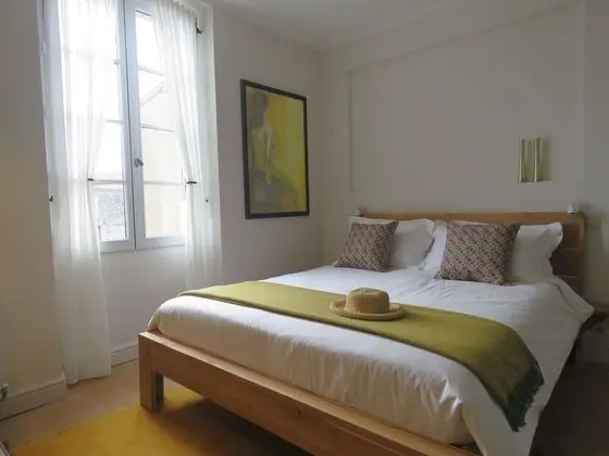 Tek Büyük Yataklı Oda (Saint-Clar)