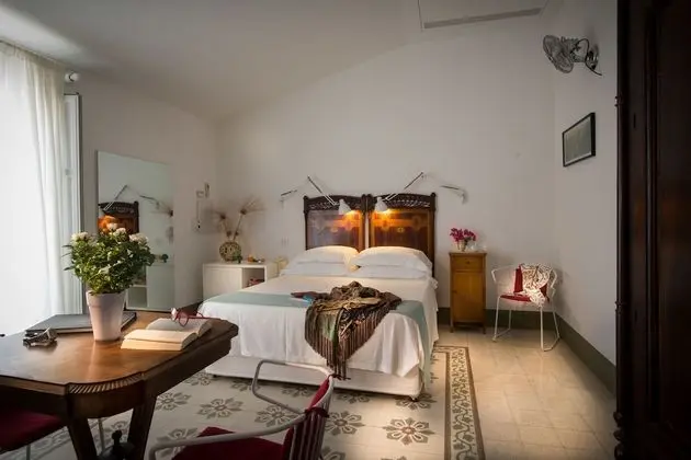 Superior Tek Büyük Yataklı Oda, 1 Çift Kişilik Yatak, Özel Banyo, Bahçe Manzaralı