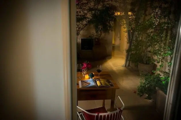 Superior Tek Büyük Yataklı Oda, 1 Çift Kişilik Yatak, Özel Banyo, Bahçe Manzaralı