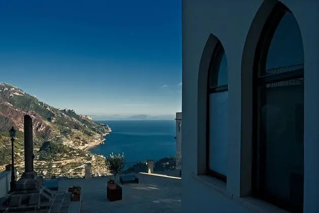 Tek Büyük veya İki Ayrı Yataklı Oda, 1 Çift Kişilik veya 2 Tek Kişilik Yatak, Deniz Manzaralı