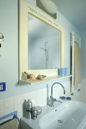 Tek Büyük Yataklı Oda, Balkon, Deniz Manzaralı