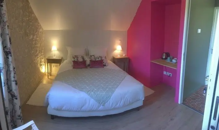 Comfort Tek Büyük Yataklı Oda, Banyolu/Duşlu, Bahçe Manzaralı (Rosa)