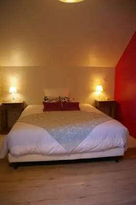 Comfort Tek Büyük Yataklı Oda, Banyolu/Duşlu, Bahçe Manzaralı (Rosa)