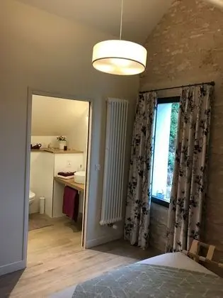 Comfort Tek Büyük Yataklı Oda, Banyolu/Duşlu, Bahçe Manzaralı (Rosa)