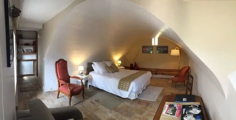 Comfort Üç Kişilik Oda, Banyolu/Duşlu, Bahçe Manzaralı (Ninon)