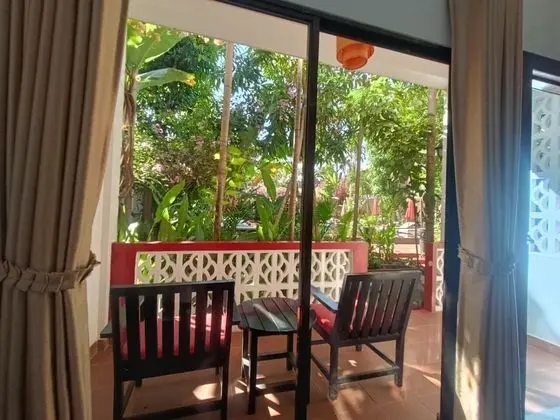 Deluxe Üç Kişilik Oda, Havuz Manzaralı