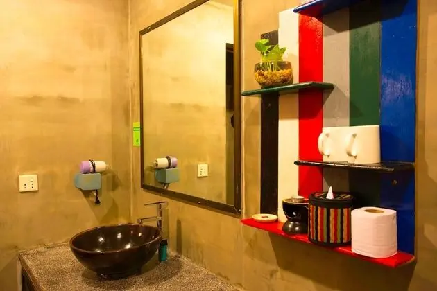 Deluxe Üç Kişilik Oda, Havuz Manzaralı