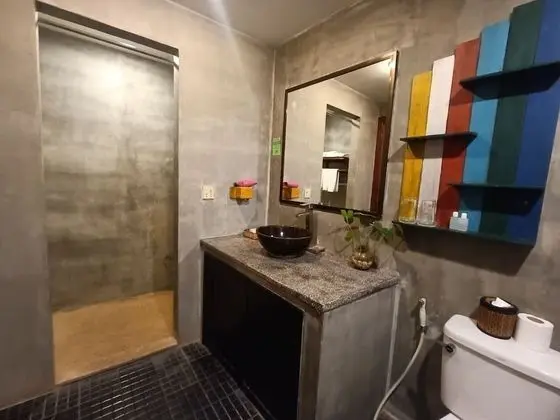 Deluxe Üç Kişilik Oda, Havuz Manzaralı