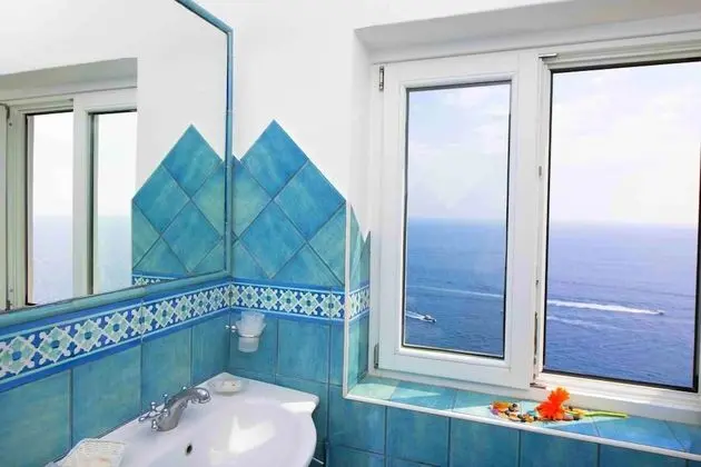 Superior Tek Büyük Yataklı Oda, Deniz Manzaralı